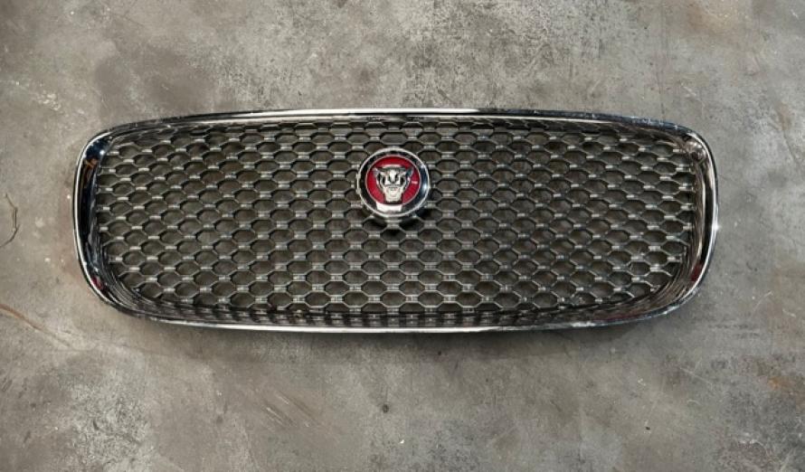 New XF 2016 + XF 2016 - 2021  2H24171-T2H40980 Radiator grill  Body