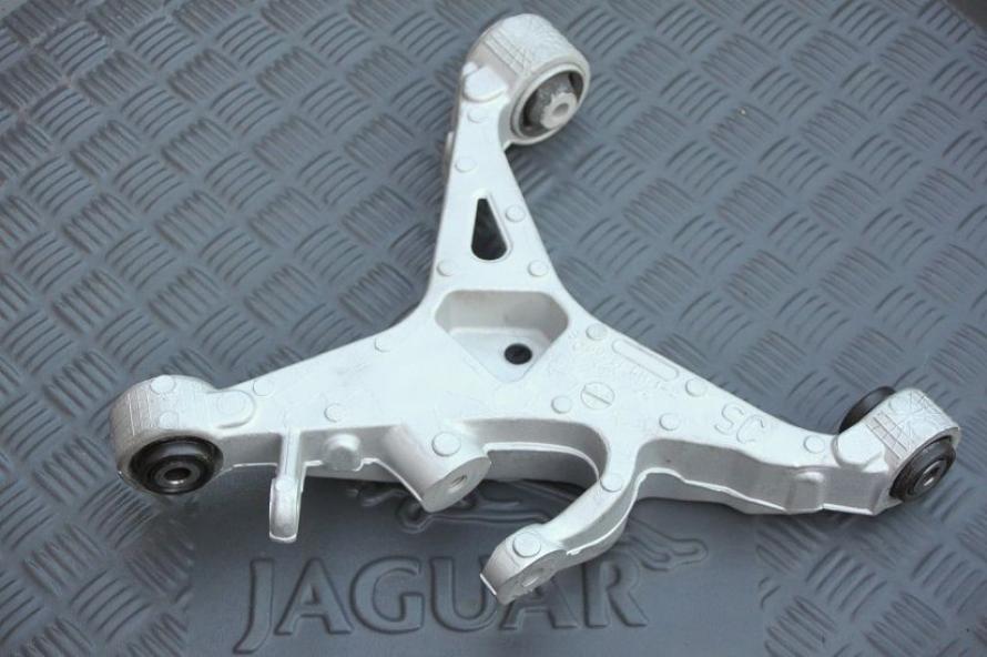 JAGUAR S-TYPE S Type 3.0 V6    Rear lower triangle Chassis