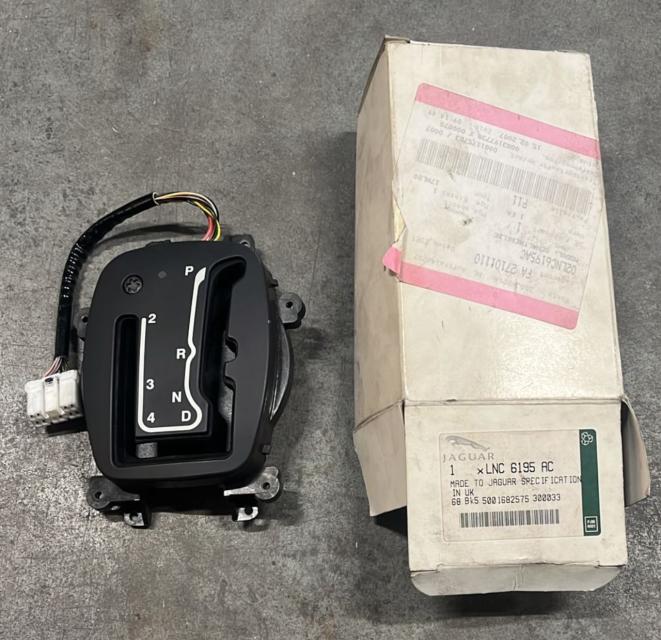JAGUAR XK8 - XKR XKR 1998 - 2002 4.0 Super Charger   LNC6195AC Gear selector panel new Transmission