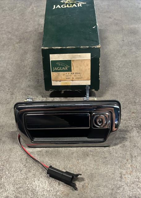JAGUAR XJ / XJ40 / XJS XJ40 1990 - 1994 XJS 1993 - 1996  JLM2044 Linker deurgreep nieuw Carrosserie